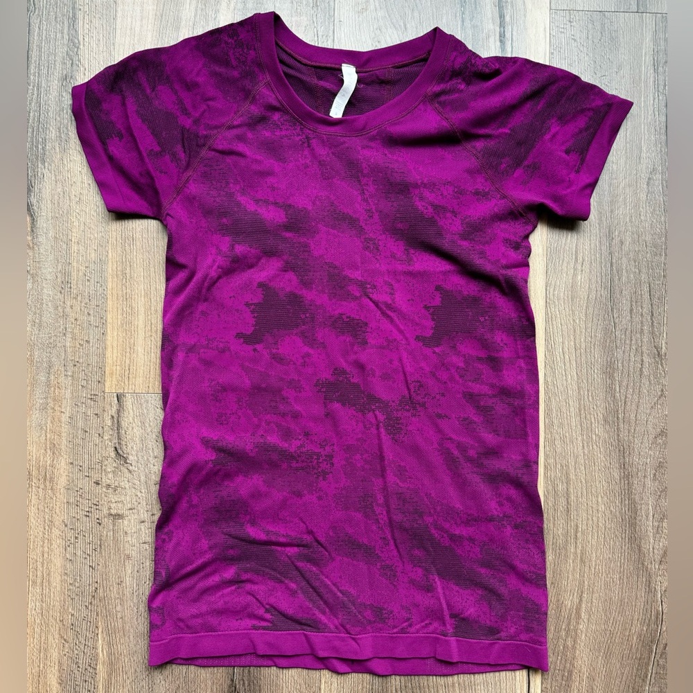 Athleta women’s exercise top. Size small